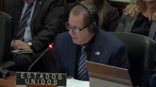 قطع سخنرانی سفیر آمریکا با اعتراض فعال ضدجنگ درباره حمله به ونزوئلا