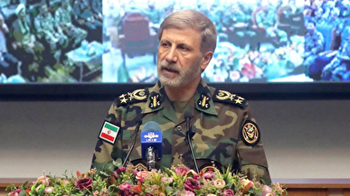 فرمانده کل ارتش: تشدید ادبیات دشمنان را بدون پاسخ نمی‌‎گذاریم