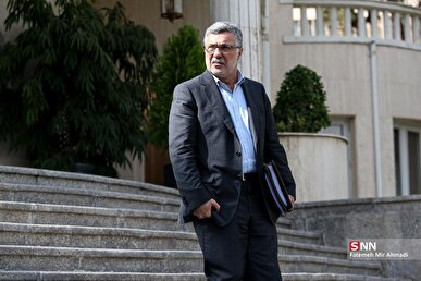 ظفرقندی: فعلا ارز ترجیحی دارو حذف نمی‌شود /  داخل بیمارستان سینا گاز اشک‌آور زده نشده است + فیلم