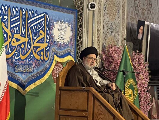 تشرف جمعی از شیعیان کشور آمریکا به حرم مطهر رضوی