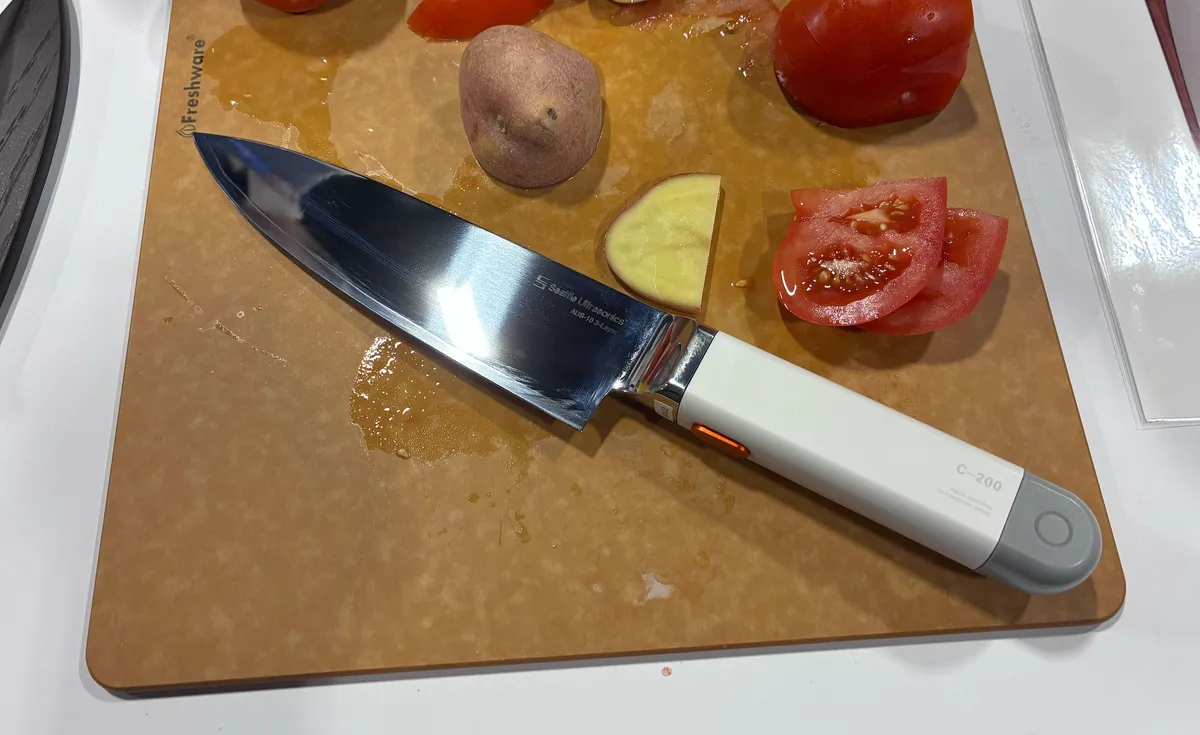 رونمایی از چاقوی جادویی با ۳۰ هزار لرزش در ثانیه رونمایی از چاقوی جادویی با ۳۰ هزار لرزش در ثانیه