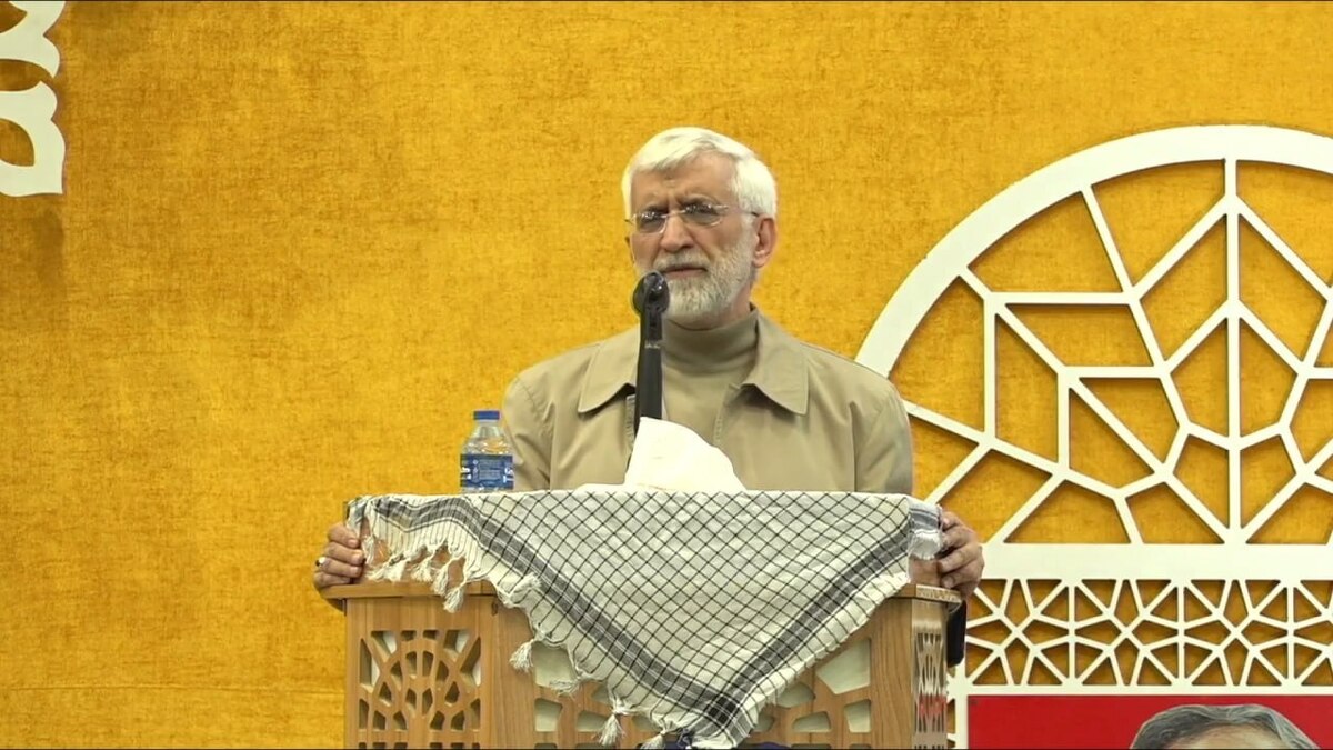 جلیلی: دشمن آنچه با جنگ نتوانست به دست آورد، با جنگ روانی دنبال می&zwnj;کند / حرکت مردم در جنگ دوازده روزه بی نظیر بود / ملت ما الهام بخش است نه منزوی + فیلم