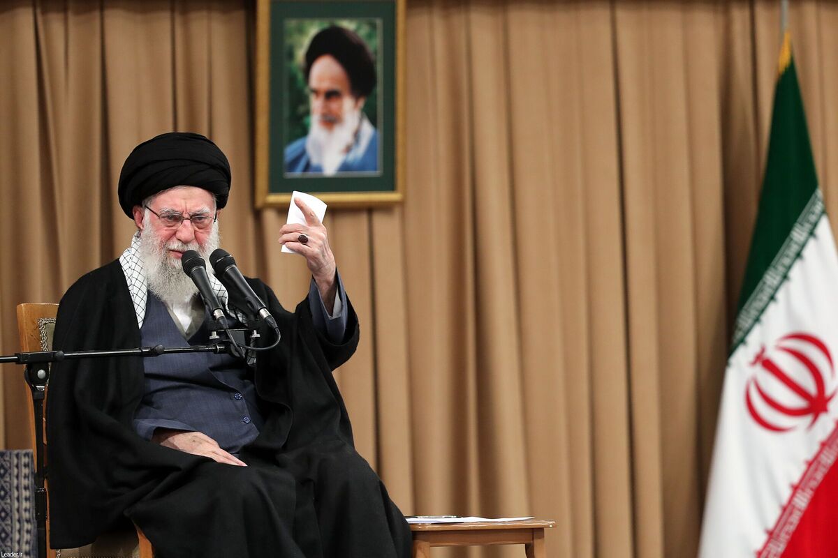 رهبرانقلاب: امروز آمریکا بر اساس برنامه‌ریزی‌های غلط خودشکست خواهد خورد/ باید از حقایق تاریخی درس بگیریم + فیلم