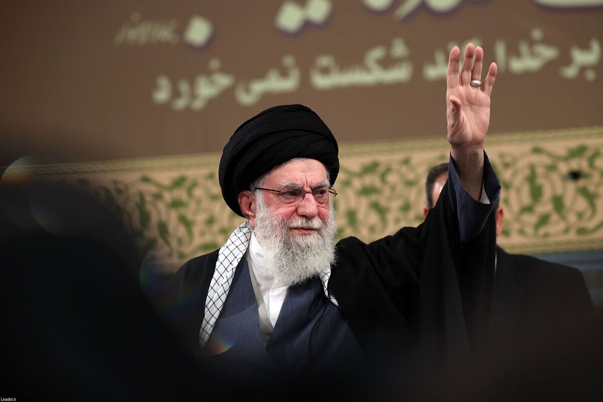 رهبر انقلاب: جمهوری اسلامی امروز سربلند و آبرومند در دنیاست + فیلم