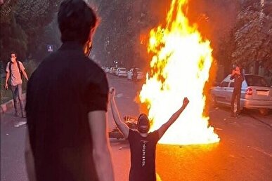 آتش زدن ۲۵ مسجد و بانک توسط اغتشاشگران در تهران