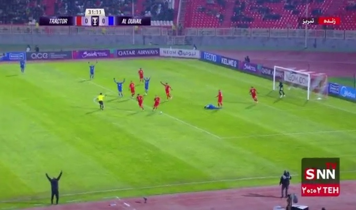 پنالتی برای الدحیل / خطا روی ادمیلسون جونیور در دقیقه ۳۱ / تراکتور ۰ - ۰ الدحیل