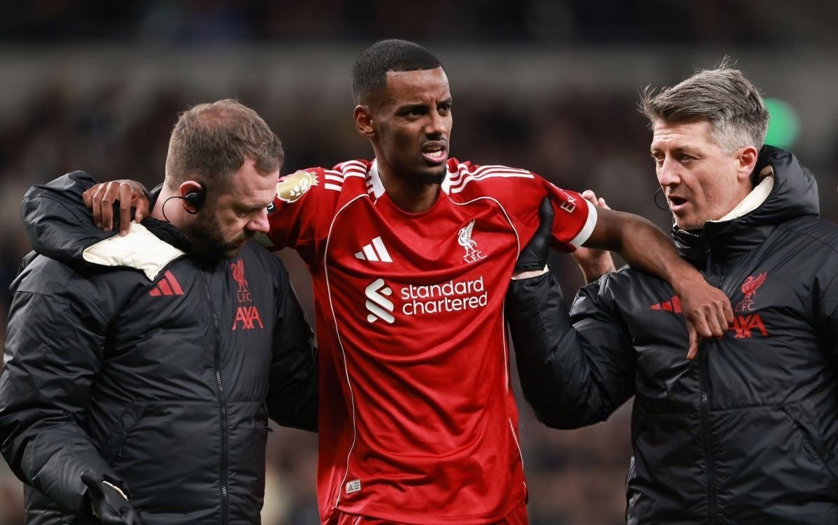 شکستگی پای ایساک تایید شد/ ضربه بزرگ به خط حمله لیورپول