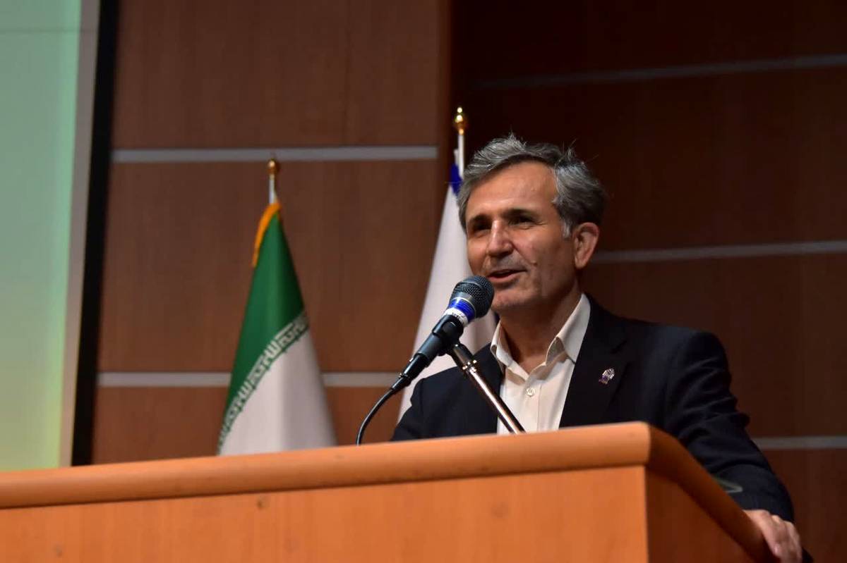 دانشگاه باید پیشران اقتصاد نوآوری باشد/ تغییر نگرش دانشگاهی شرط تحقق رشد ۸ درصدی