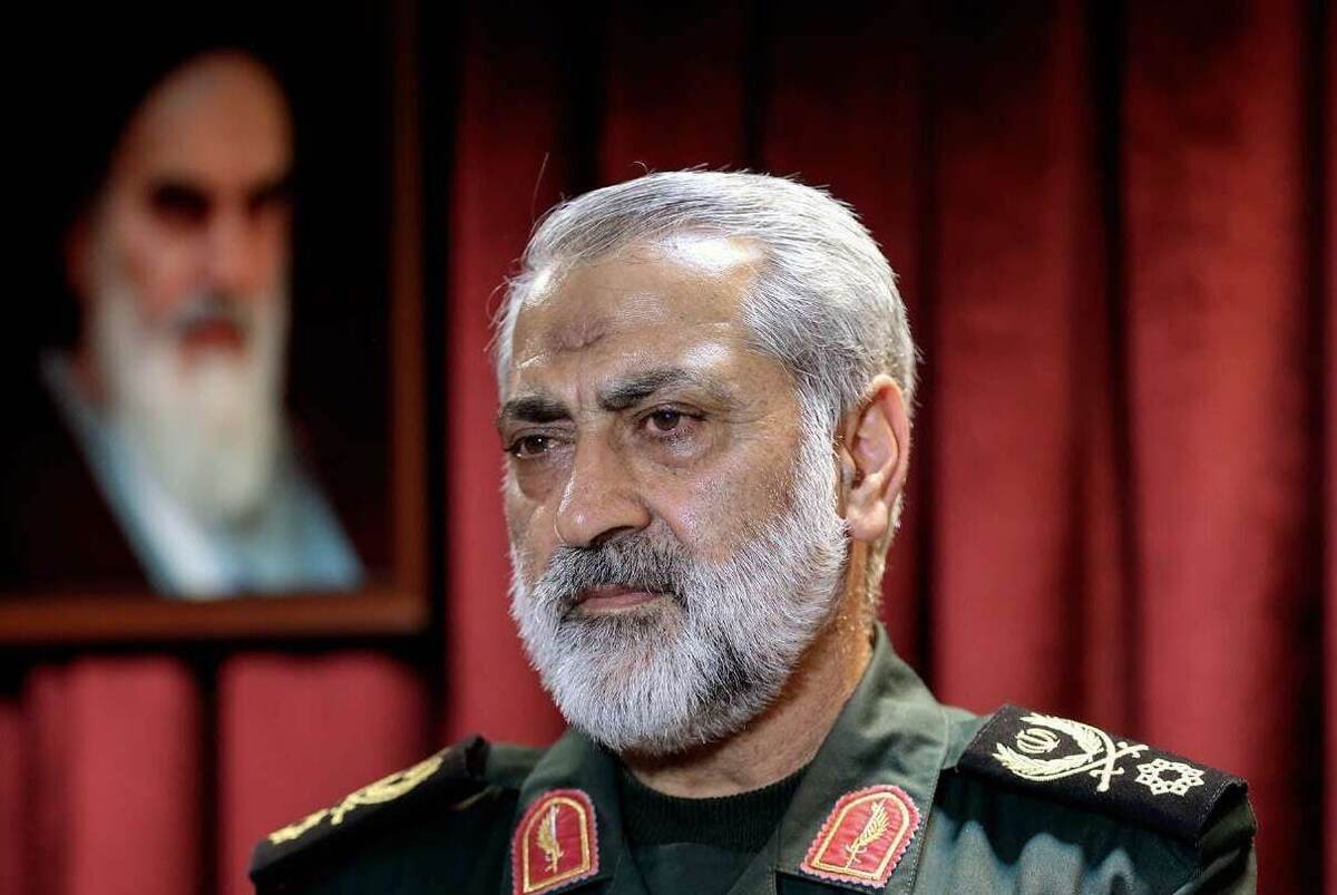 سردار شکارچی: موشک فتاح با هزینه کمتر، از پدافند میلیون‌دلاری عبور کرد + فیلم