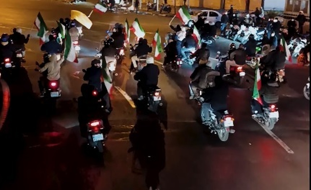 راهپیمایی موتوری خودجوش علیه اغتشاشگران / مردم با وجود مطالبات اقتصادی همچنان پای کار ایران هستند