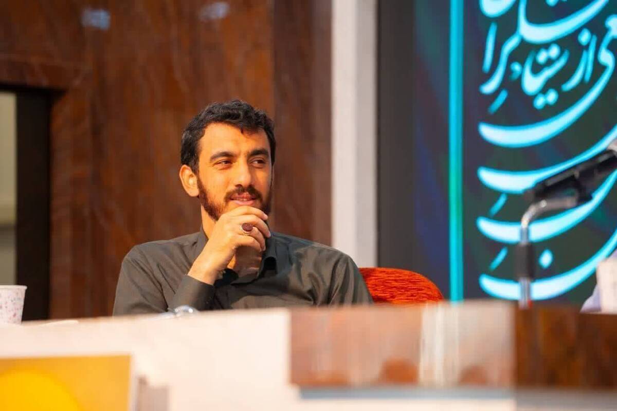 ابراز ارادت مهدی رسولی به رهبر انقلاب با شعری زیبا در وصف خصوصیات ایشان + فیلم