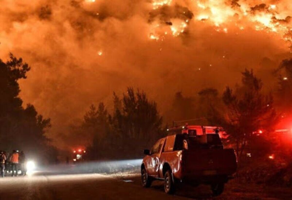 آتش‌سوزی گسترده در لوله‌های انتقال نفت در «حمص» سوریه