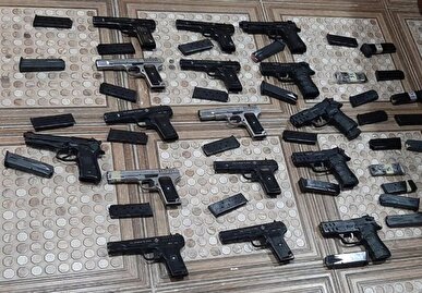 کشف یک کوله پشتی حاوی ۱۸ قبضه کلت و ۲۰۰ تیر جنگی