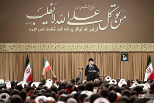 دیدار هزاران نفر از مردم قم با رهبر انقلاب اسلامی