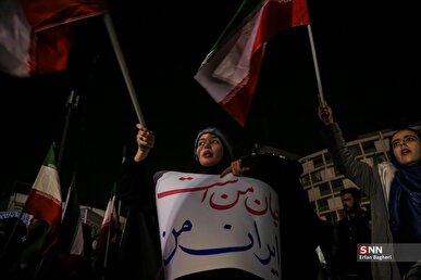 همیشه پشت رهبر انقلاب هستیم + فیلم