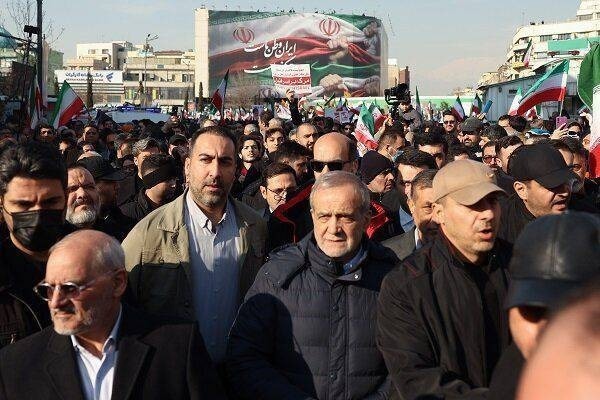 آغاز راهپیمایی تهرانی‌ها درمحکومیت اقدامات تروریستی آمریکا و رژیم صهیونیستی علیه ملت ایران + عکس و فیلم