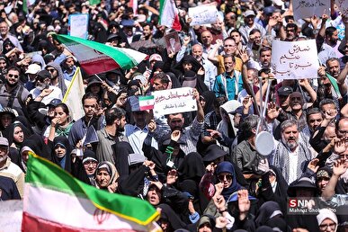 مردم خرم آباد در میدان هستند + فیلم