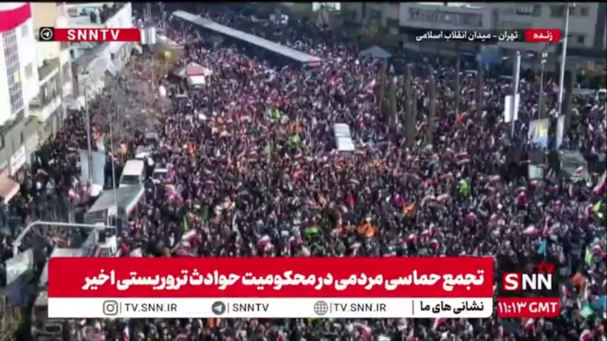 خروش مردمی در محکومیت حوادث تروریستی/ میدان انقلاب تهران مملو از حضور گرم ملت انقلابی شد