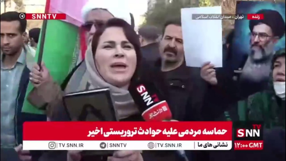 به خاطر قرآن و اسلام در تجمع حاضر شدیم / کور شود کسی که چشم دیدن مردم ایران را ندارد