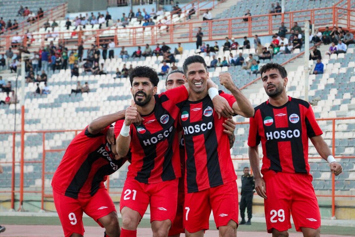 سرمربی فولاد هرمزگان:مقابل استقلال با امیدواری بازی می‌کنیم