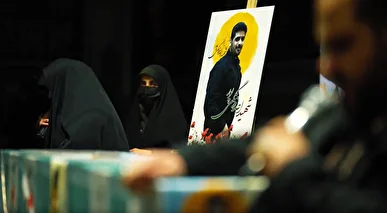 آخرین وداع خانواده شهید «احد زرنگی پور» در بیت الزهرا حاج قاسم + فیلم