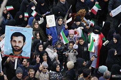 گزارش خبرنگار SNNTV از حضور حماسی مردم تبریز در محکومیت اغتشاشات اخیر آمریکایی _ صهیونی + فیلم