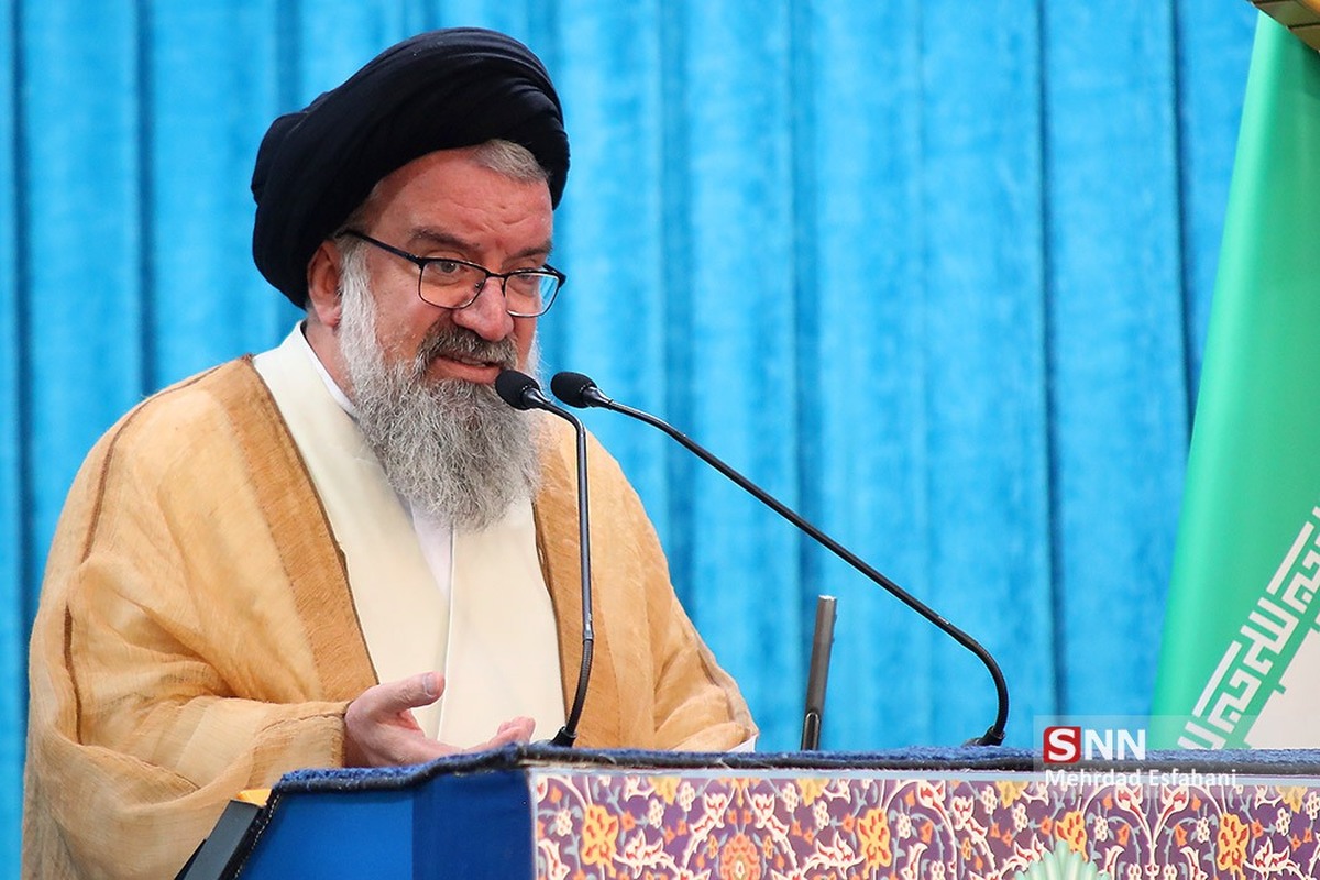 آیت‌الله خاتمی: حضور در عرصه دفاع از دین از مصادیق تقوا است