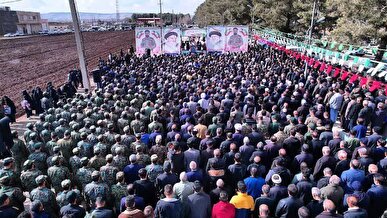 قدردانی مردم کوهدشت در آیین تشییع پیکر پاک شهید مدافع امنیت مهدی حیدری