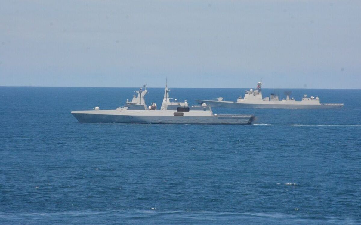 برگزاری رژه دریایی با حضور شناور‌های رزمی