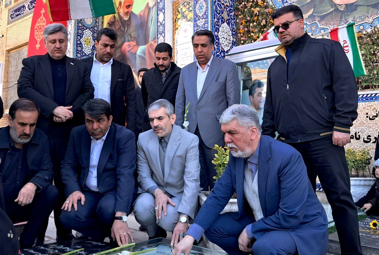 وزیر فرهنگ و ارشاد اسلامی وارد کرمان شد / جشنواره بین المللی تئاتر فجر با حضور صالحی افتتاح می‌شود