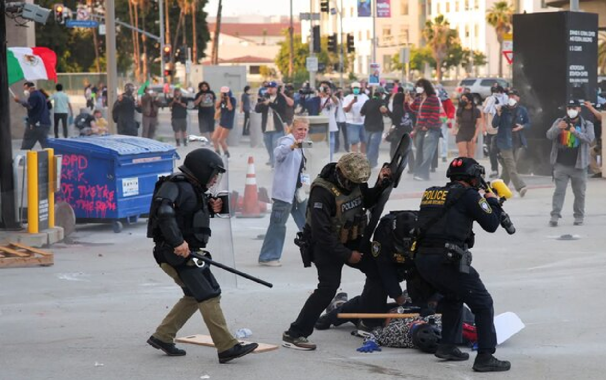 برخورد پلیس با معترضان در آمریکا و اروپا؛ واقعیت آن‌سوی ادعای حقوق بشر