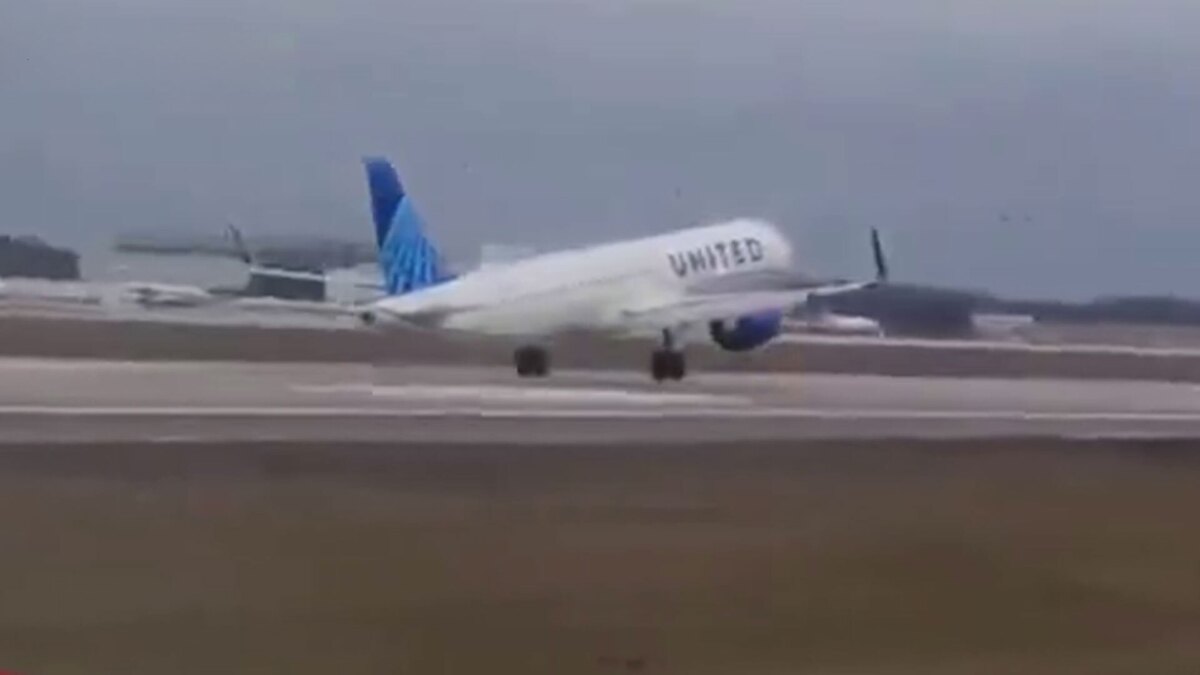 هواپیمایی که از فاجعه گریخت