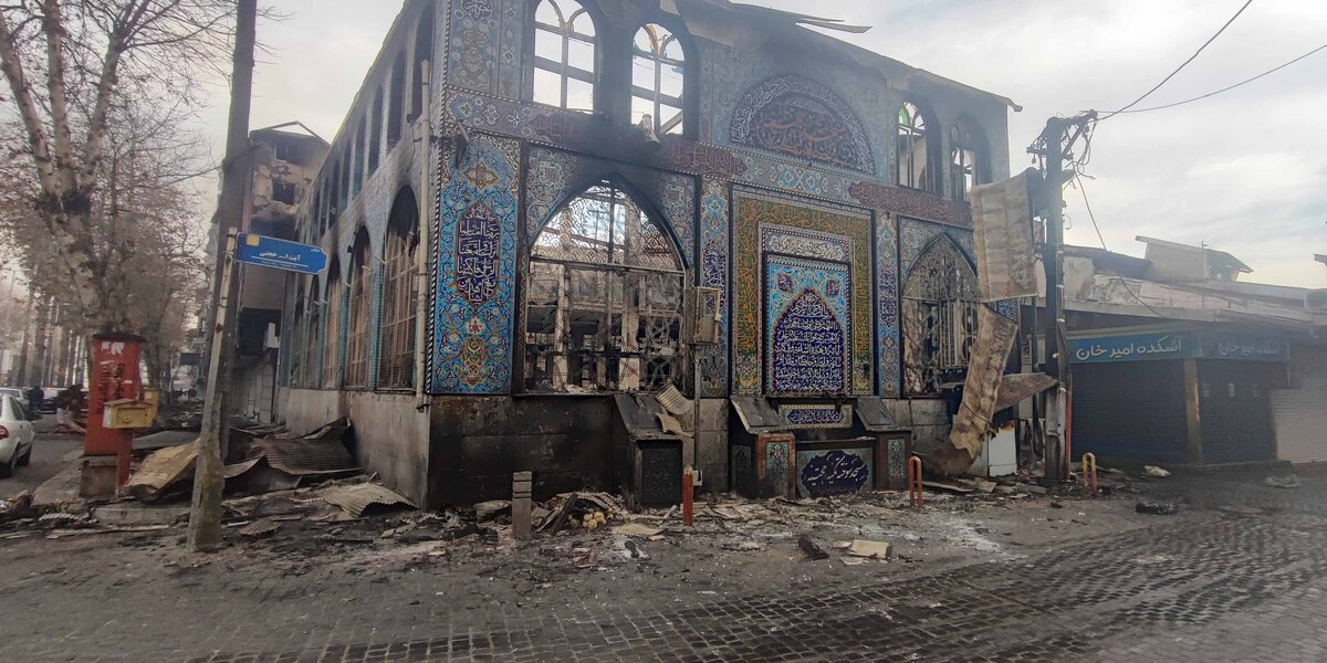 از آتش‌سوزی عمدی جنگل‌های رودبار تا حمله تروریست‌ها با تبر به یک آتش‌نشان در گیلان + فیلم