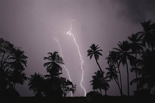 صدای مهیب شنیده شده در تبریز ناشی از رعد و برق بود