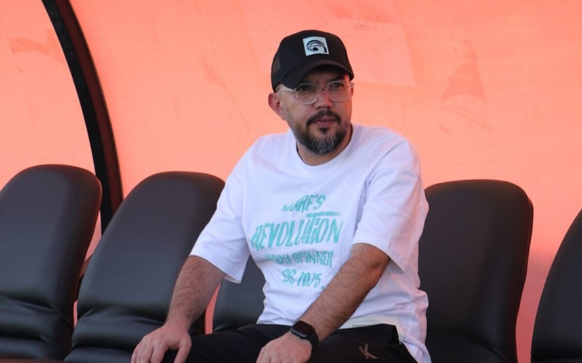 سرمربی هوادار از این تیم جدا شد