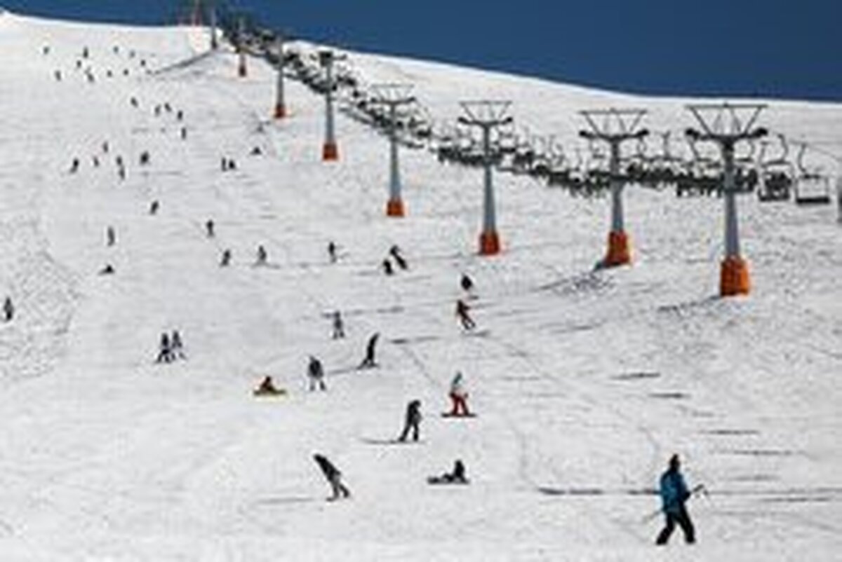 افتتاح پیست بینالمللی توچال پس از چالش کمبارشی؛ روایت ناگفتههای تاریخ توچال رونمایی شد