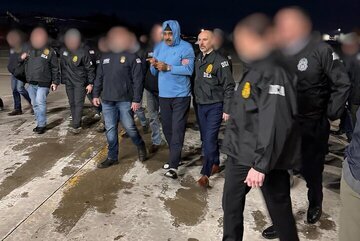 تقدیم جایزه صلح نوبل توسط ماچادو به ترامپ؛ تملقی نمایشی برای گدایی قدرت تقدیم جایزه صلح نوبل توسط ماچادو به ترامپ؛ تملقی نمایشی برای گدایی قدرت