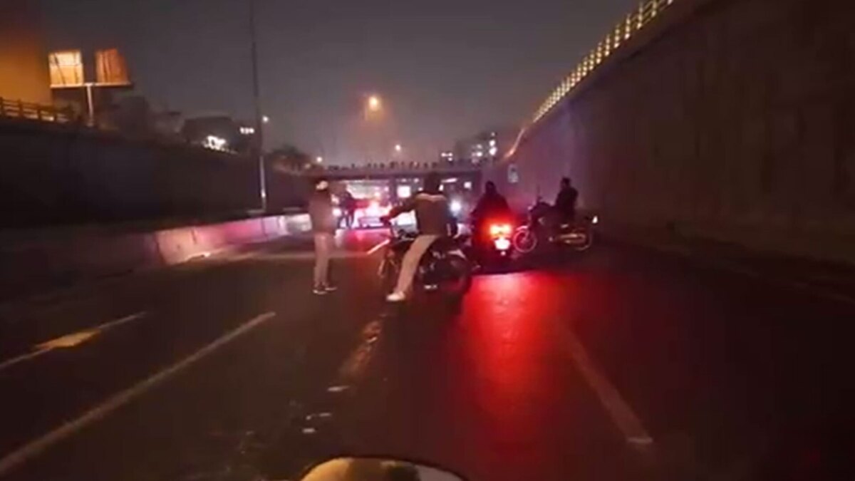 حمله تروریست‌ها به خودرو‌های عبوری در اتوبان امام علی (ع) تهران