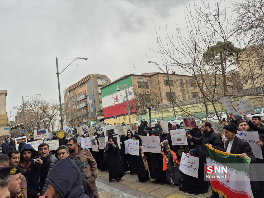 دانشجویان در تجمع مقابل قوه قضائیه: اغتشاشگران را به اشد مجازات برسانید + تصاویر 4