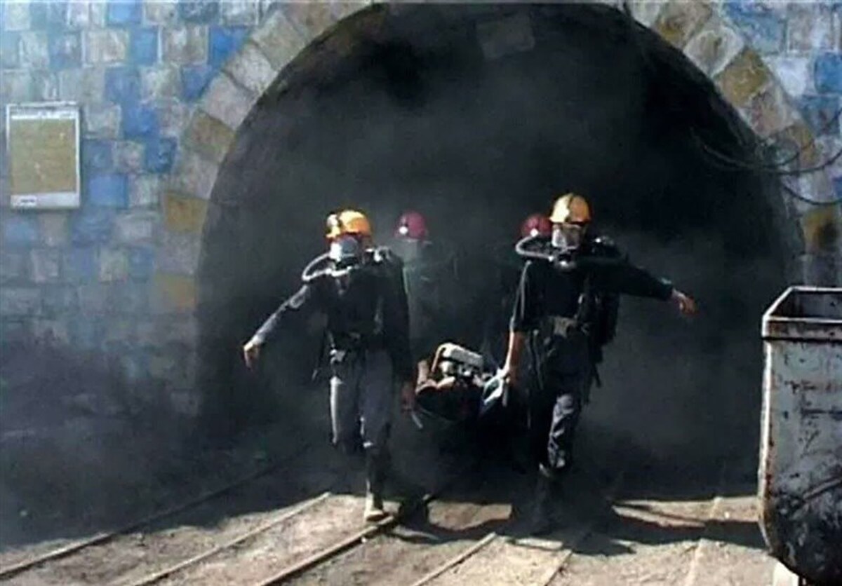 گزارش خبرنگار SNNTV از محل ورودی معدن معدنجوی طبس که ۱۵ ماه قبل دچار حادثه شد + فیلم