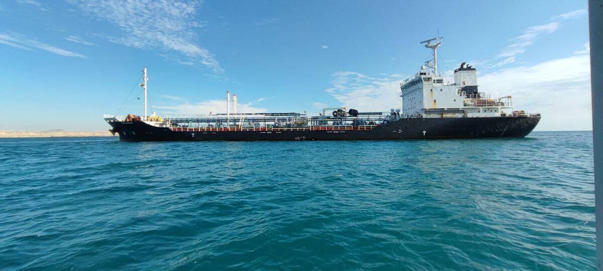 جزئیات توقیف نفتکش خارجی حامل ۴ میلیون لیتر سوخت قاچاق در آب‌های خلیج فارس + فیلم و عکس