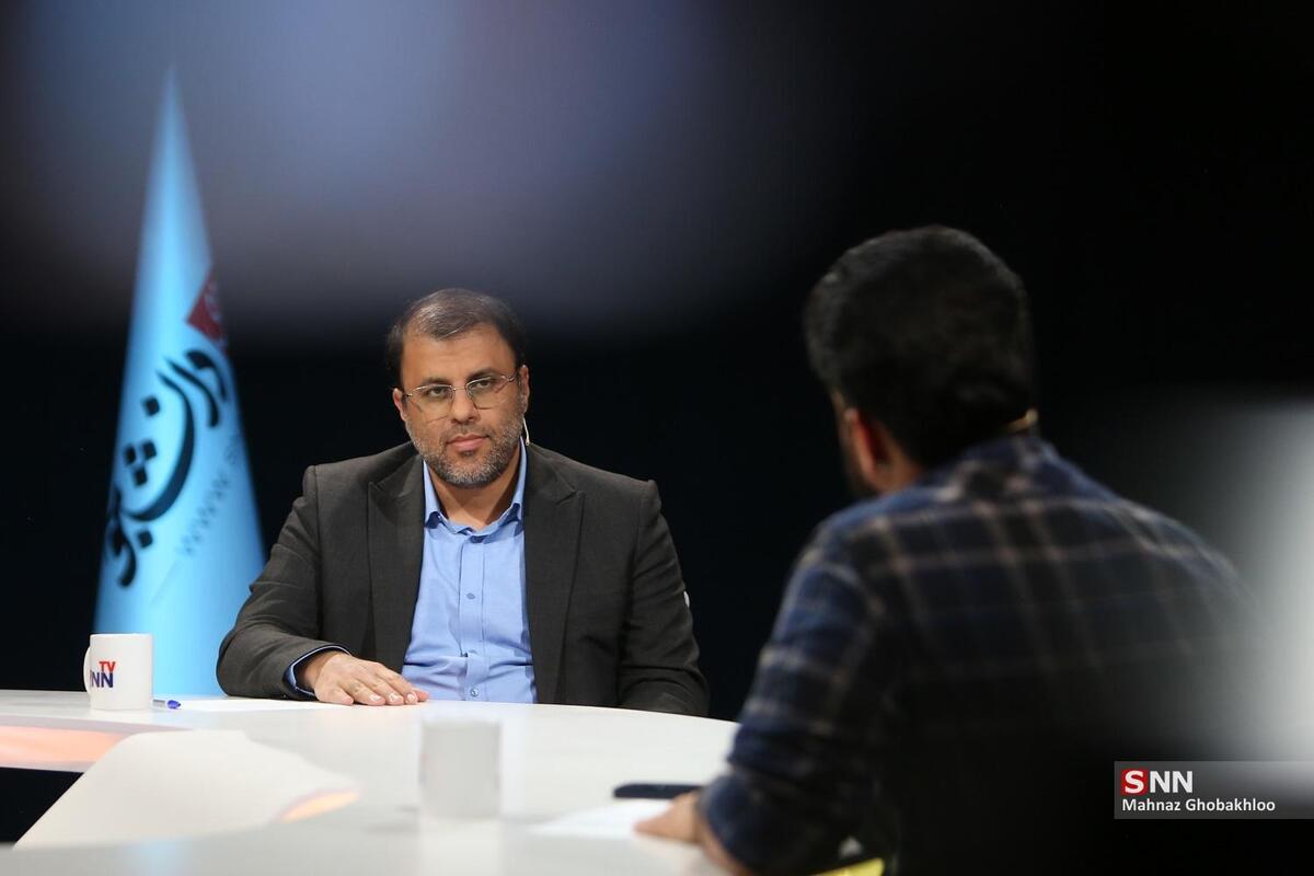 ظهوریان: روند‌های فعلی اقتصاد ایران تورم ۳۰۰۰ درصدی را نشان نمی‌دهند