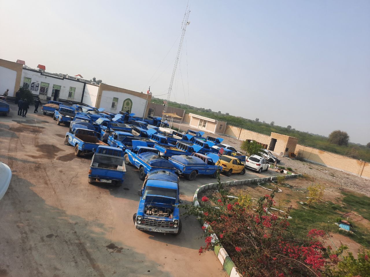 توقیف ۶۰ خودروی شوتی و کشف ۱۰۰ هزار لیتر سوخت قاچاق در بندرعباس