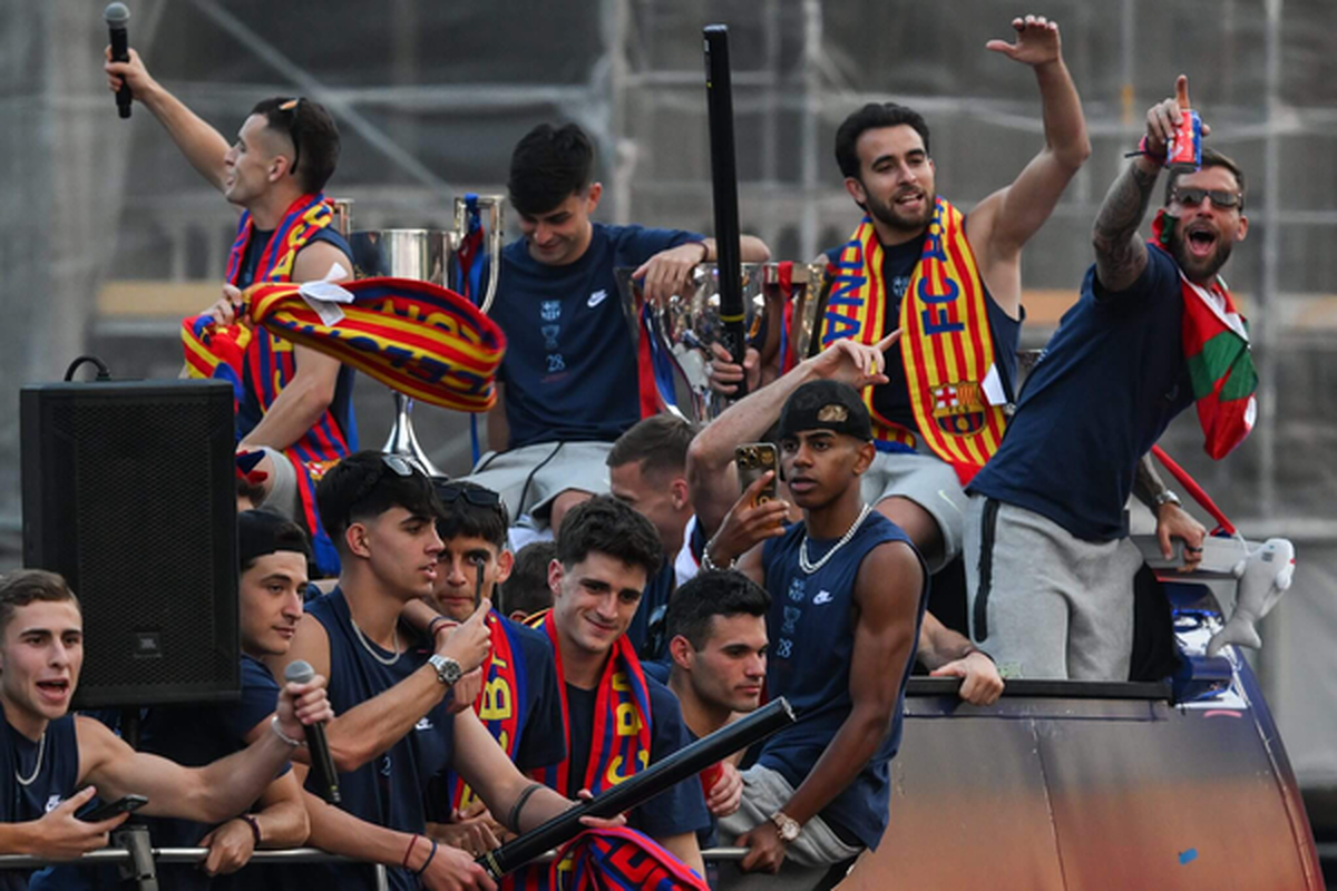 سال ۲۰۲۵ برای بارسلونا از آب‌پرتقال تا اشک‌های نیوکمپ