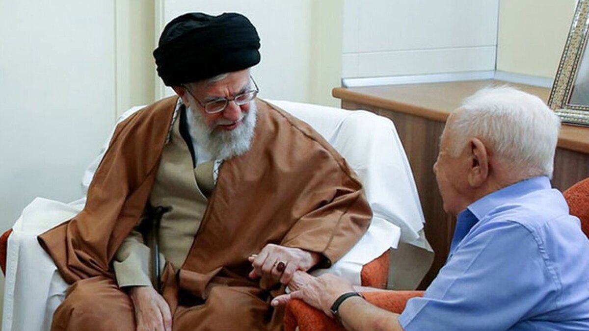 تصاویری از دیدار رهبر انقلاب با خانواده شهدای مسیحی ایران در سال ۲۰۰۵ که برای نخستین بار منتشر شده است