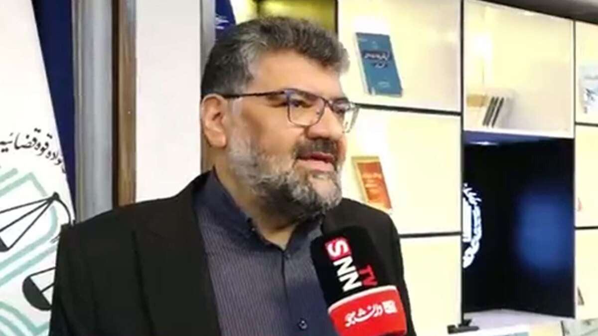 مستندات کافی علیه مقامات آمریکایی و خانواده پهلوی جمع آوری کردیم