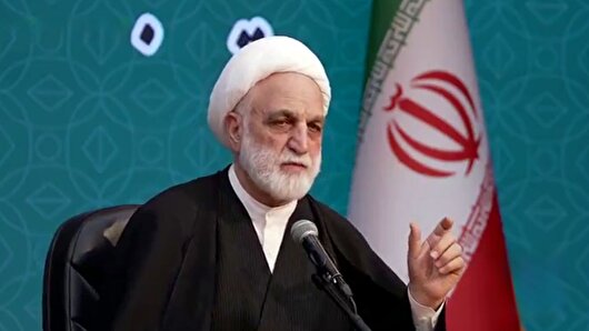 اگر وابستگان و نزدیکان به یک فرد حکومتی درگیر فساد هستند با شدت بیشتری با آنها برخورد شود