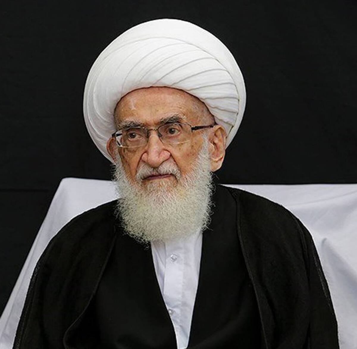 آیت‌الله نوری همدانی: هرگونه تعرض به رهبر انقلاب حکم محارب را دارد