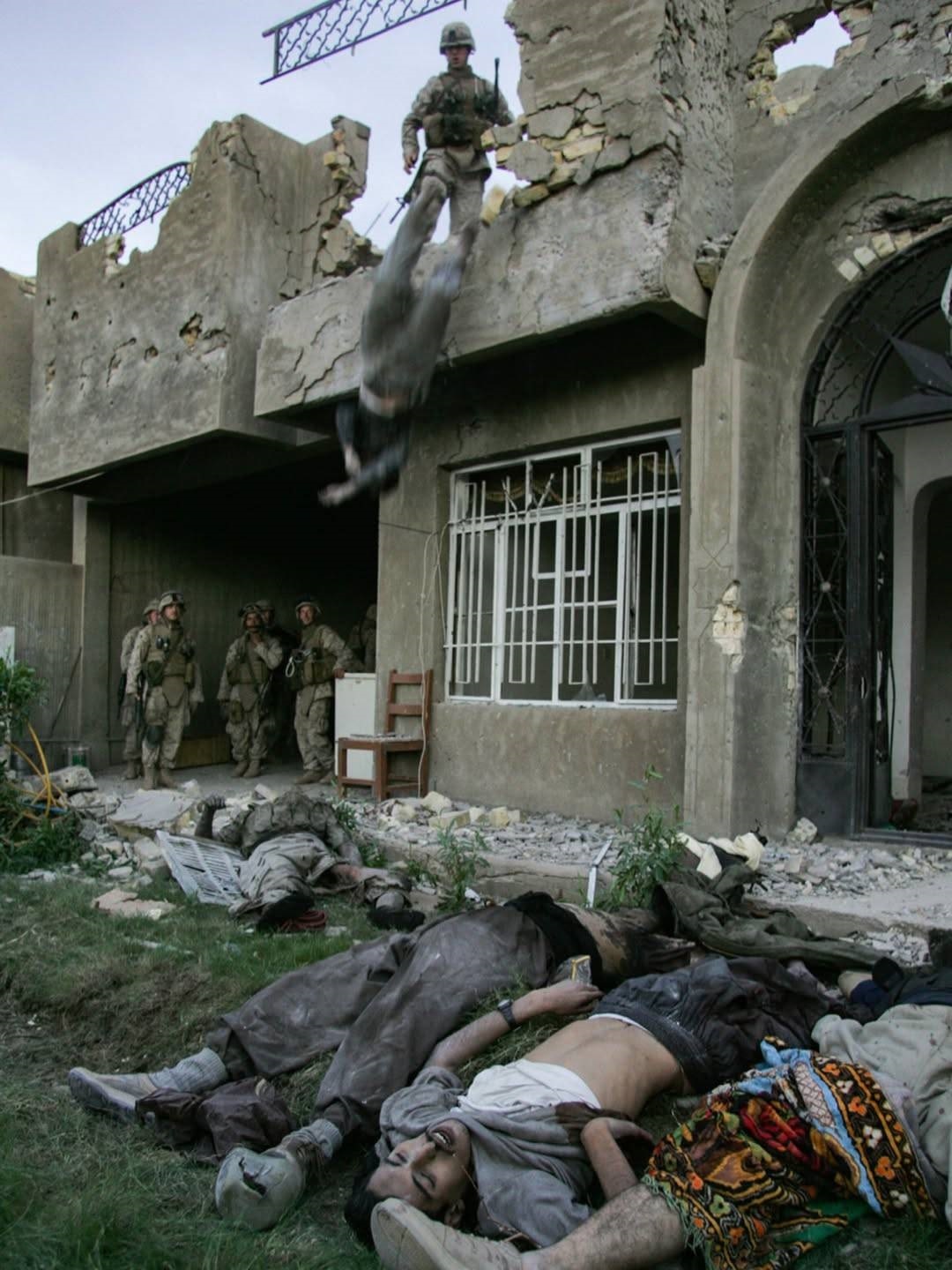 ردخون روی پرچم آمریکا؛ از فلوجه عراق تا افغانستان ردخون روی پرچم آمریکا؛ از فلوجه عراق تا افغانستان