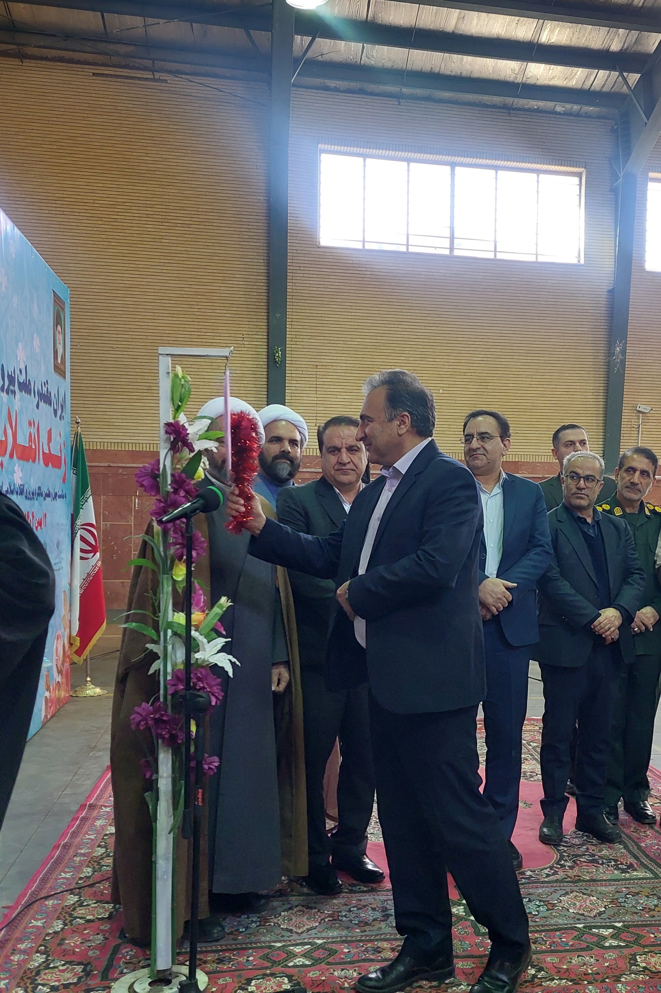 زنگ انقلاب در بیش از ۱۲۰۰ مدرسه ایلام همزمان با سراسر کشور نواخته شد